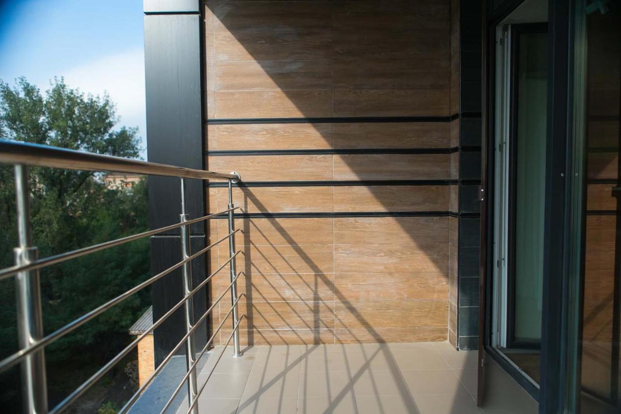 Stylish 1 Bedroom Studio Near Most City Dnipro Exterior foto