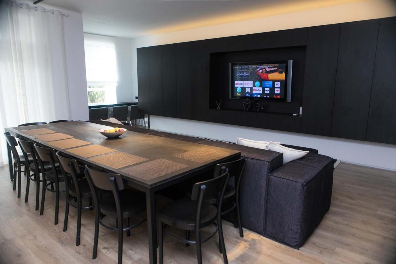 Stylish 1 Bedroom Studio Near Most City Dnipro Exterior foto
