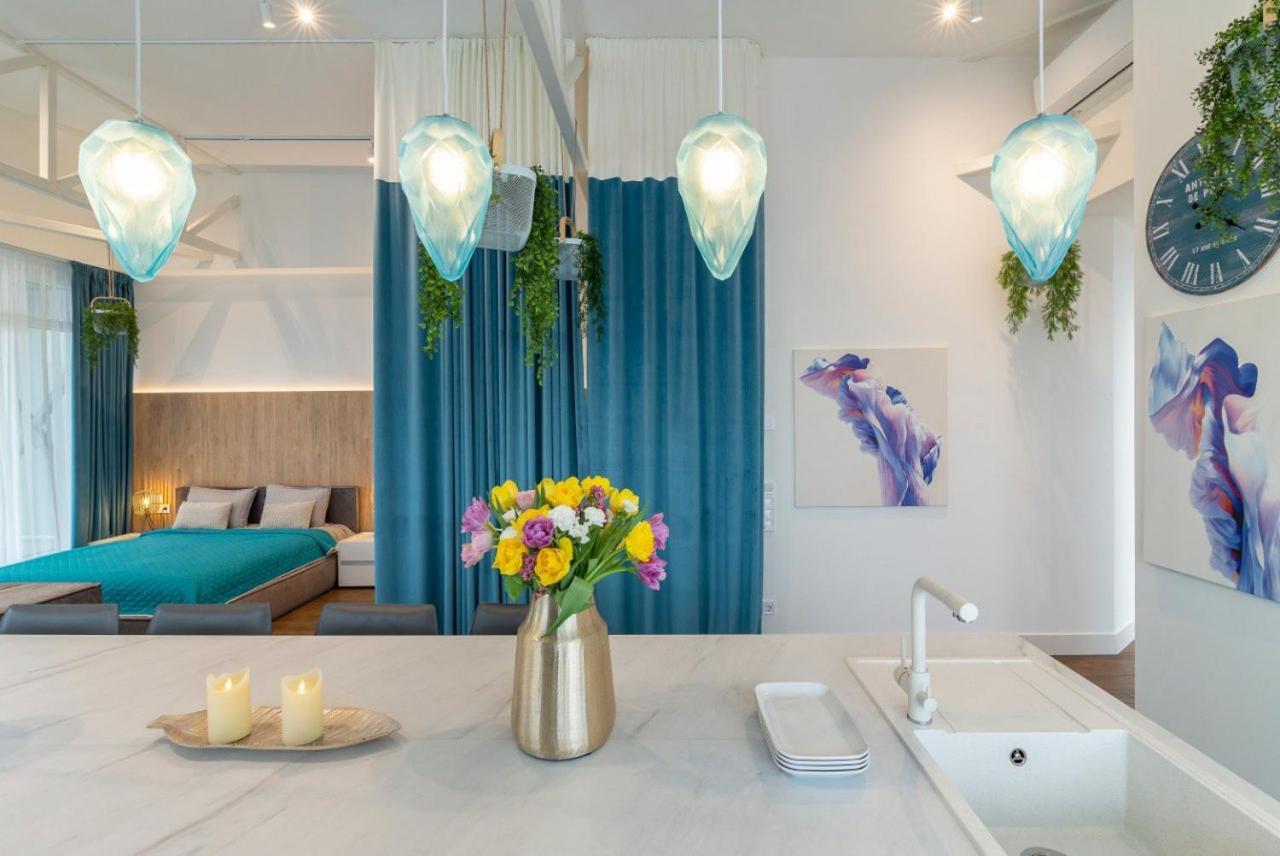 Stylish 1 Bedroom Studio Near Most City Dnipro Exterior foto