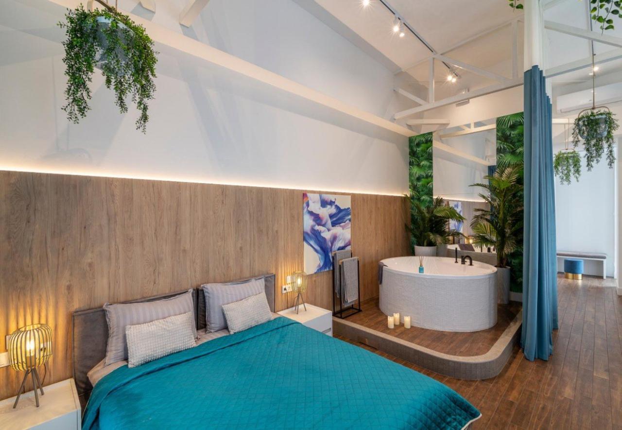 Stylish 1 Bedroom Studio Near Most City Dnipro Exterior foto