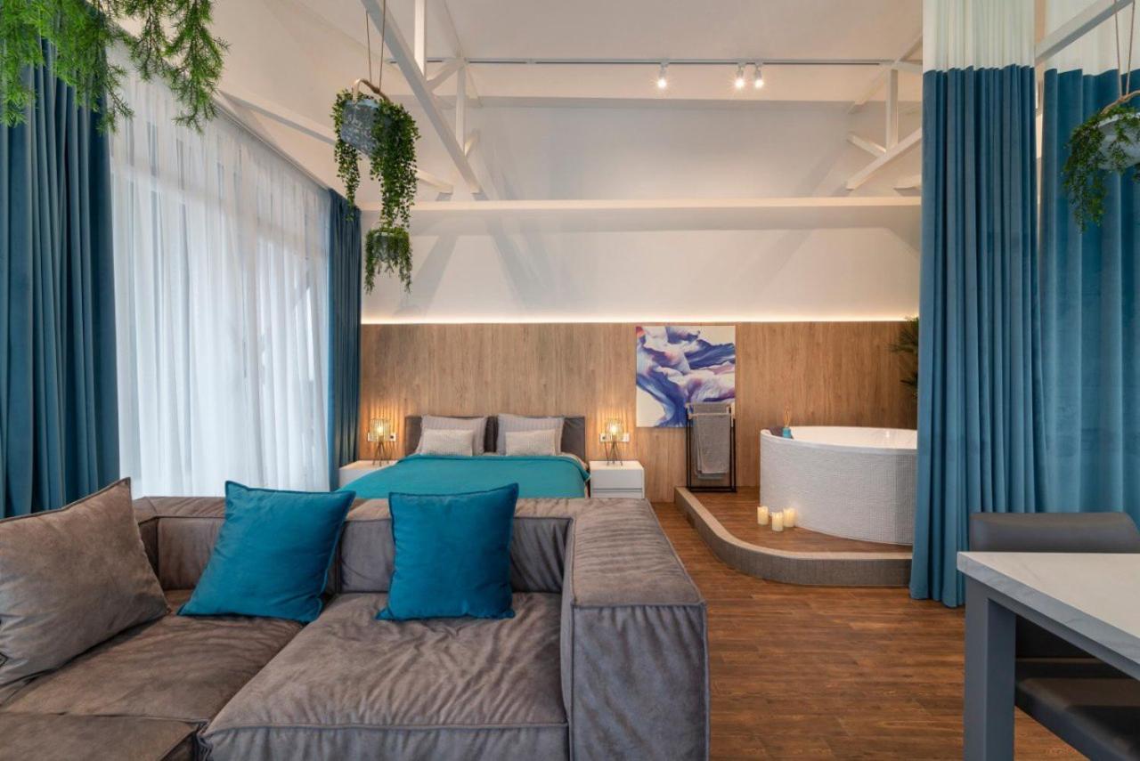 Stylish 1 Bedroom Studio Near Most City Dnipro Exterior foto